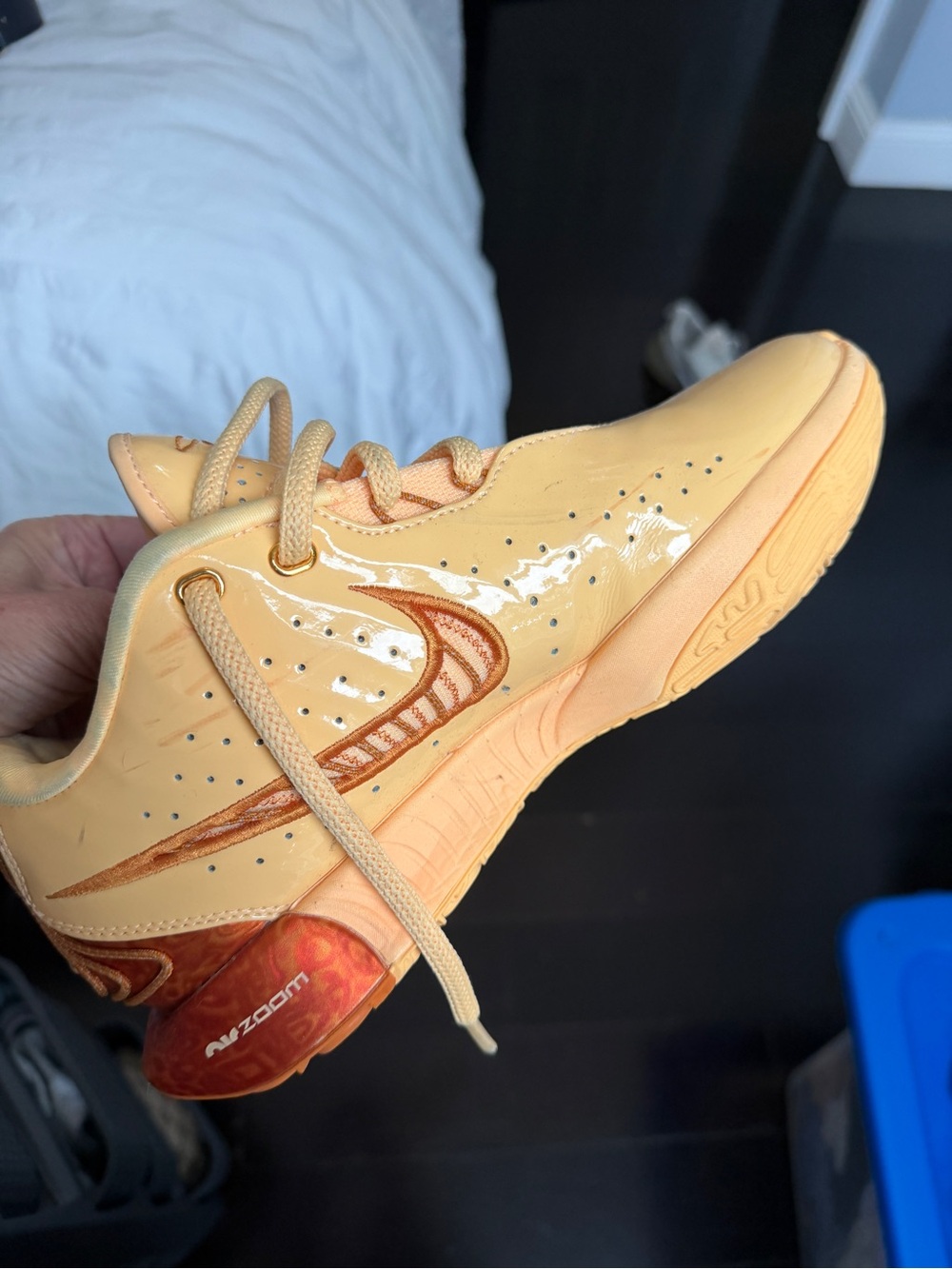 Men's or women Low-Top Athletic Sneakers in Cream with Orange Accent 6-5 boys